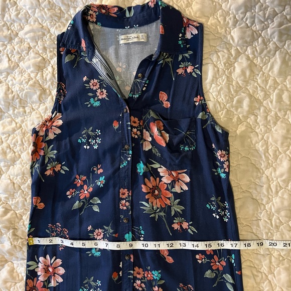 Abercrombie and Fitch Floral Shirt Dress - Picture 7 of 7
